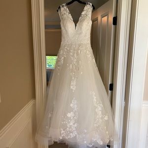 Never Used Wedding Dress